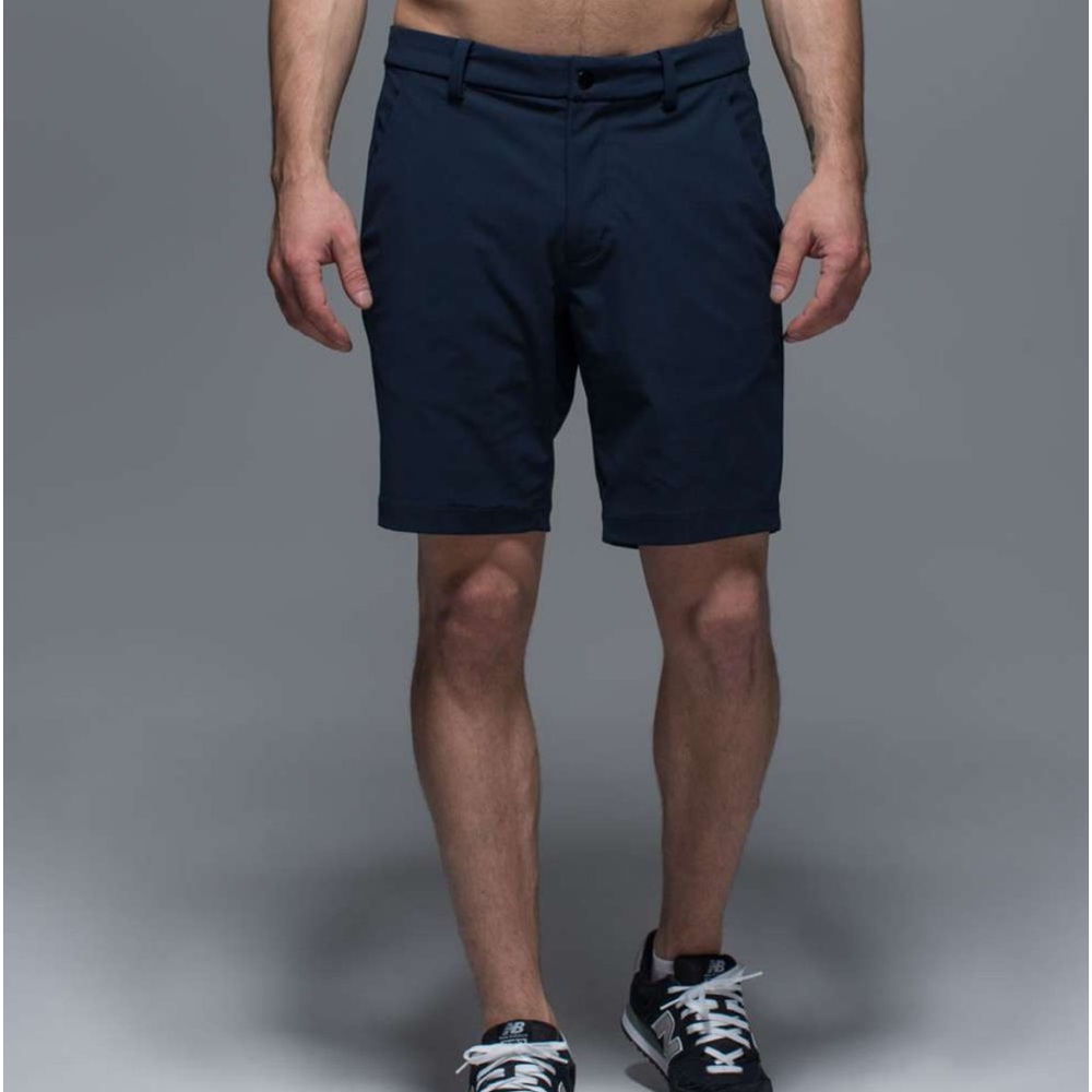 Lululemon Inkwell 9" ABC shorts.  Classic fit